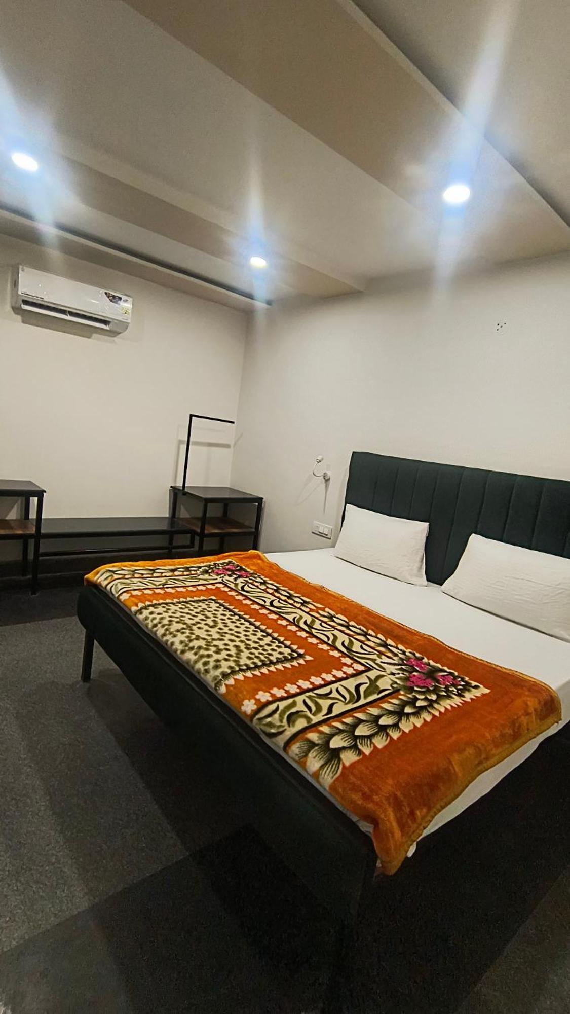 Townhouse 03 Hotel Agra  Εξωτερικό φωτογραφία